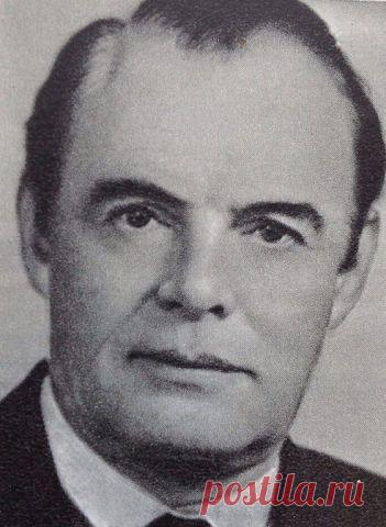 getImage (351×480)  Павел Кадочников