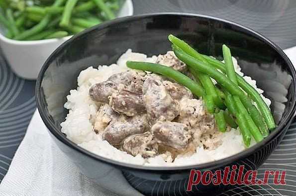 Куриные сердечки, тушеные в сметане.