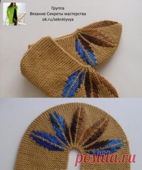 Турецкие тапочки списоставляет примерно 7-8 сантиметров.
Это 26 петель на спицах № 3,5.
Мысок вывязывается укороченными рядами.
Обычно это три-четыре клина по 14 рядов.
В первом ряду мыска вяжется 9 петель, работа переворачивается и выполняется изнаночный ряд.
В следующем лицевом ряду про