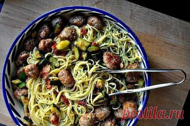 Карбонара с цуккини и фрикадельками