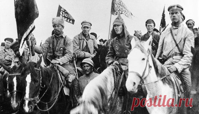 В период Гражданской войны в России на авансцену политической борьбы выдвинулись две противоборствующие силы, вошедшие в летописные анналы как «красные» и «белые». Однако выбор такой цветовой палитры был далеко не случайным.