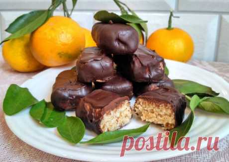 Конфеты - пошаговый рецепт с фото. Автор рецепта Ксения . - Cookpad Конфеты, похожие на Баунти.

Ингредиенты:
100 г Финики
80 г Кокосовая стружка
50 г Горький Шоколад