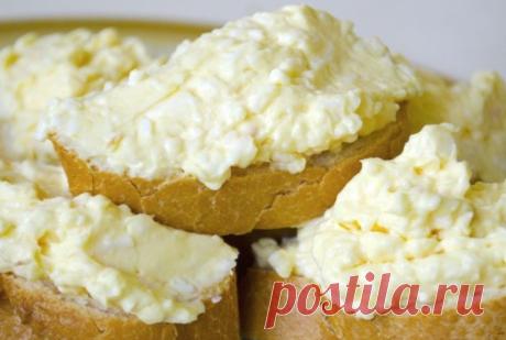 Намазки для бутербродов больше не покупаю, делаю сама: получается вкуснее и сытнее, чем магазинная