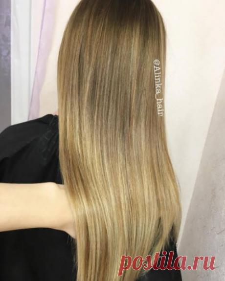 Добрый день🌷💖💖💖

Сложная была работа. Так как по длине были тёмные пряди, кончики сухие очень, и не ровный цвет волос с рыжим цветом. Задача была сделать плавную растяжку цвета от своего корня и более ровный и плавный переход к блонду. Я считаю, задача выполнена на 4-ку с моей стороны именно из за тёмных полос, которые были. Но за один раз я довольна результатом😊