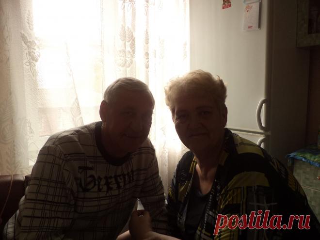 Мои дорогие родители,я признателен им за все ,что они мне в жизни дали и чему научили.СПАСИБО.