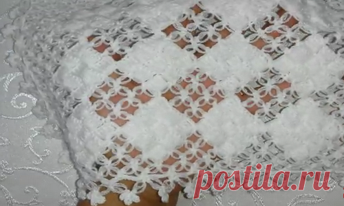 Tığla Baklava Desenli Baharlık Şal Yelek Modeli Yapılışı Sevgili hanımlar tığ işi baharlık baklava desenli yelek ve şal modeli yapımıyla beraberiz bu kez. Dikdörtgen şal olarak örüp göstermiş marifetli anne kanalı modeli. Ama aynı modelle tercihe göre yelek, battaniye ve başka türden bir çok tığ örgüsü örülebilir. Model görüntü olarak çok hoş ve zarif. yapılışı da videoda gayet detaylı tarif edilmiş. Tığla Baklava Desenli Baharlık Şal Yelek Modeli Yapılışı