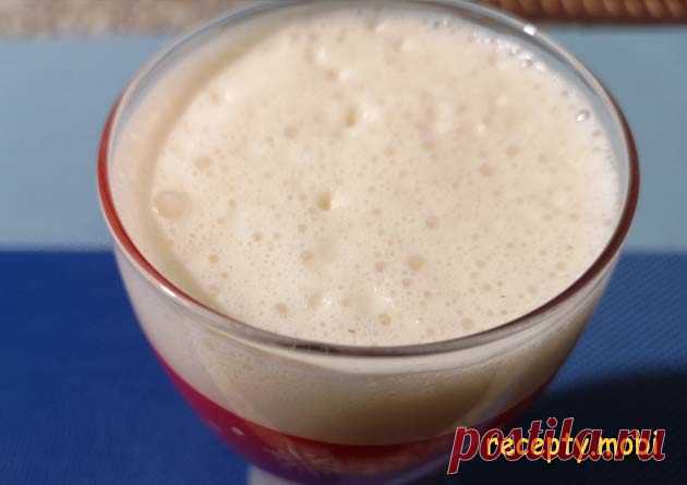 Молочный коктейль с мороженым и бананом в домашних условиях