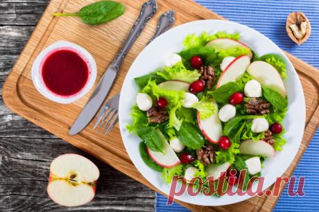 Cалат с яблоком и моцареллой Лёгкий салат на скорую руку для тех, кто не очень любит готовить, но любит вкусно поесть.







Сочетания нежного вкуса моцареллы, терпкости клюквы и сладости яблока.




Ингредиенты 



Яблоко 1 шт.…