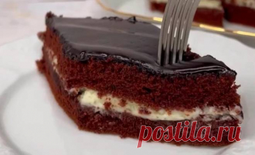 Торт «Чёрный принц» простой рецепт пошаговый Как вкусно сделать Торт «Чёрный принц» простой рецепт пошаговый в домашних условиях быстро. Сухие ингредиенты: - 2,5 стакана муки; - 2 стакана сахара; - ванилин 1 пачка; - разрыхлитель 1 пачка; - какао 6 ст. ложки; Жидкие ингредиенты: - Яйцо - 3 шт. - 250 мл. молока; - 100 гр. подсолнечного масла;