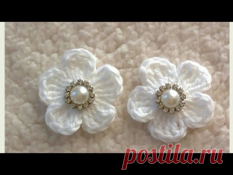 Flor de crochê para aplicações.