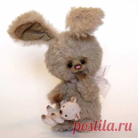 Елена Виноградова
https://www.facebook.com/elena.vinogradova.77377?fref=nf&amp;pnref=story