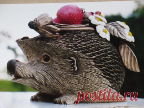 Шкатулка выполнена из одного куска дерева. Длина 22 см. Продана. заказы принимаются. Цена 25000 руб.