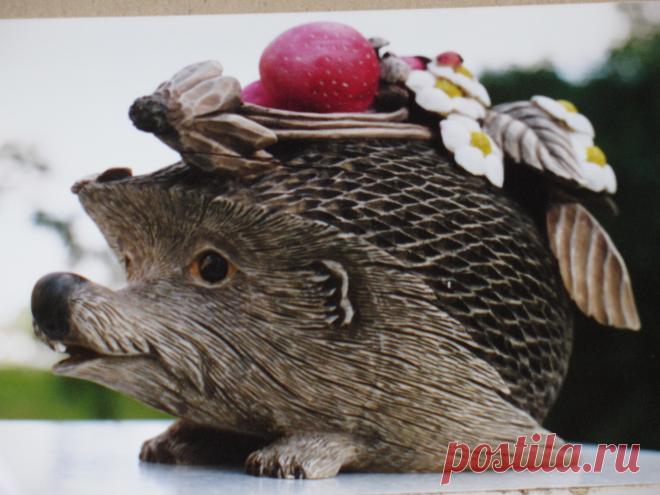 Шкатулка выполнена из одного куска дерева. Длина 22 см. Продана. заказы принимаются. Цена 25000 руб.