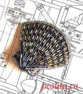 Брошь Морская раковина II Брошь в виде морской раковины. Выполнена из бисера по авторским эскизам художников. Ручная работа от русского дизайнера. Доставка по России и СНГ.