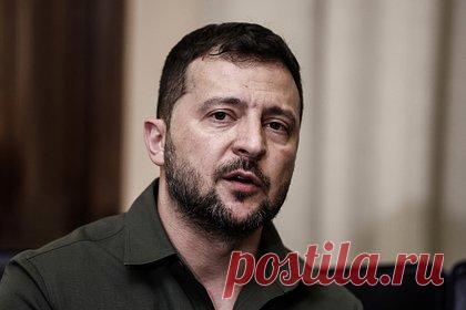 Зеленский пожаловался на несговорчивость западных партнеров. Президент Украины Владимир Зеленский пожаловался на несговорчивость западных партнеров, заявив, что Киеву сложно договариваться о новых поставках зенитно-ракетных комплексов (ЗРК) Patriot. Об этом он рассказал на пресс-конференции по итогам переговоров в Киеве с премьер-министром Норвегии Йонасом Гаром Стере.