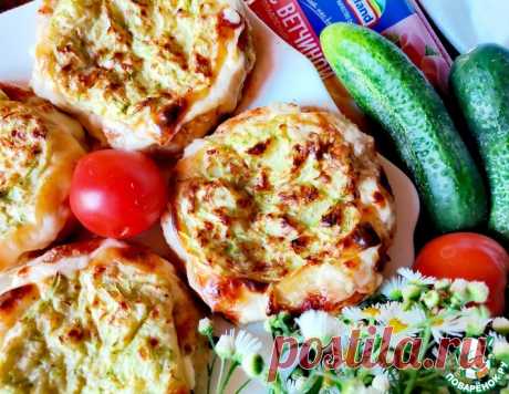 Мясные ватрушки с сыром и кабачками – кулинарный рецепт