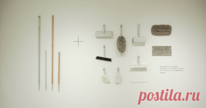 2-летний ребенок убирается дома вместо беременной мамы Он обожает уборку.