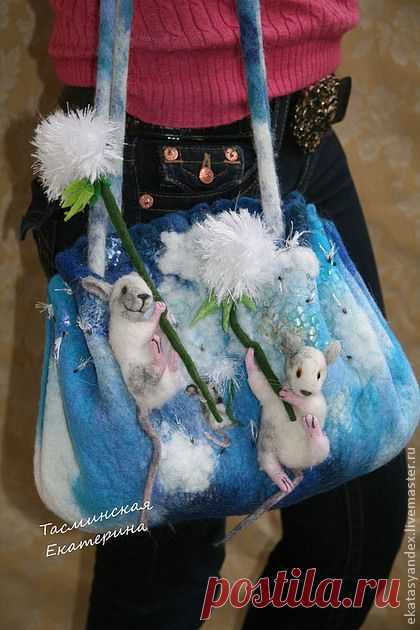 Полет на одуванчиках - голубой,рисунок,одуванчики,мыши,небо,облака,шерсть