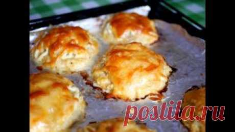 Сочное мясное блюдо на любой праздник. НЕРЕАЛЬНО ВКУСНО! Вкуснейшее мясное блюдо на праздник готовится очень просто, а получается красиво и вкусно. Ингредиенты: 500 грамм куриного фарша; 1 яйцо; 100 мл молока или в...