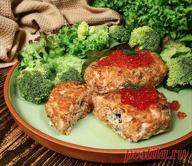 Котлеты рыбные по-владивостокски - БУДЕТ ВКУСНО! - медиаплатформа МирТесен Сегодня готовим рыбные котлеты, не совсем типичные для рыбных котлет. Словосочетание 