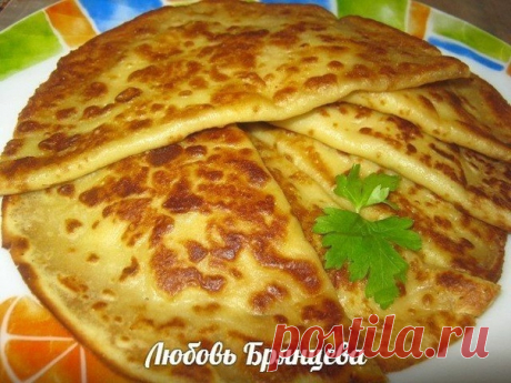 БЛИНЧИКИ СО ВКУСОМ ЧЕБУРЕКОВ
источник https://www.hoziayki.com/2016/02/blinchiki-na-moloke-s..
автор Любовь Брянцева

Это блюдо из серии «остатки-сладки». Когда все уже наелись блинчиков из них можно приготовить к завтраку или ужину совсем новое блюдо, которое вкусом похоже на чебуреки. Для этого требуется только одно условие, что бы блинчики были мягкими и эластичными и не хранились в холодильнике, иначе они будут ломаться. А если блюдо понравится, тогда можно выпекать бли...