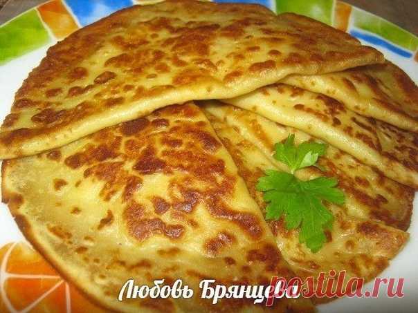 БЛИНЧИКИ СО ВКУСОМ ЧЕБУРЕКОВ
источник http://www.hoziayki.com/2016/02/blinchiki-na-moloke-s..
автор Любовь Брянцева

Это блюдо из серии «остатки-сладки». Когда все уже наелись блинчиков из них можно приготовить к завтраку или ужину совсем новое блюдо, которое вкусом похоже на чебуреки. Для этого требуется только одно условие, что бы блинчики были мягкими и эластичными и не хранились в холодильнике, иначе они будут ломаться. А если блюдо понравится, тогда можно выпекать бли...