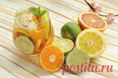 9 способов сделать питьевую воду вкуснее и полезнее