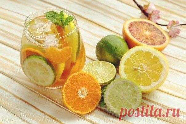 9 способов сделать питьевую воду вкуснее и полезнее