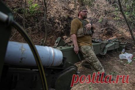 Демпартия США решила запретить передачу кассетных боеприпасов Киеву. Члены Демократической партии США решили внести поправку к закону об обороне, которая запретит передачу кассетных боеприпасов Киеву и другим странам. С данной инициативой выступают член палаты представителей США от штата Миннесота Ильхан Омар и представляющая Калифорнию конгрессвумен Сара Джейкобс.