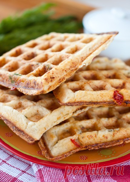 Толстые вафли на брынзе с зеленью и перцем - Вкусная жизнь