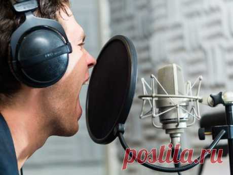 Хочу озвучивать аудиокниги. Где найти такую работу?