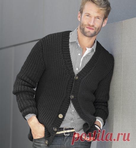 Мужской кардиган с патентным узором - схема вязания спицами.