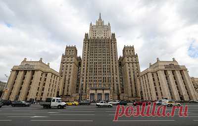 МИД России выразил озабоченность в связи с эскалацией палестино-израильского конфликта. По словам официального представителя дипведомства Марии Захаровой, РФ расценивает обострение конфликта как следствие невыполнения резолюций СБ ООН и блокирования Западом работы ближневосточного квартета
