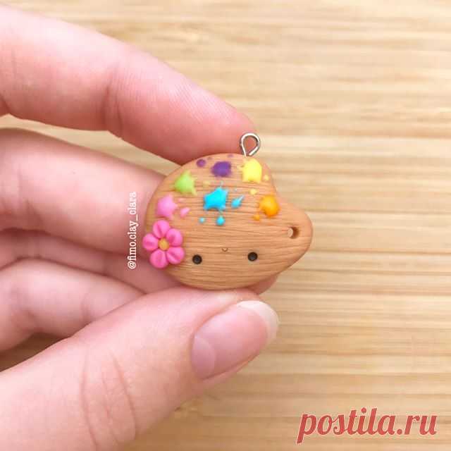 Hey🌷 here is a little🎨o decided to push myself and make something small and detailed I really like how this turned out and I hope that @michi.mux will like it ☺️💖#polymerclay #premo #polymer #premoclay #charm #charms #art #artsy #art🎨 #artist #clay #cute #sculpy #sculpey #handmade #handemade #handmadewithlove #🎨 #fimo #fimoart #fimoclay #fimocharm #fimocharms #claycreations #polymerclaycharms #polymer_clay #claycreation #artistic #claylife #claylife #polymerclay #polymerclaycharms