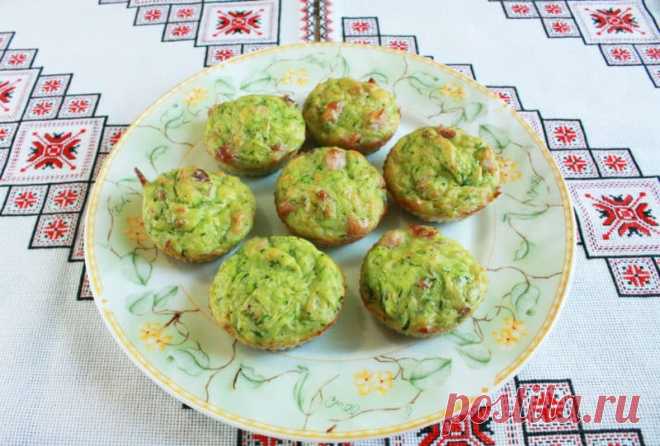 Вкусные Кабачковые Кексы – для тех, кто хочет похудеть! - Калейдоскоп событий Приготовьте вкусные кабачковые кексы, которые обязательно помогут Вам при соблюдении различных диет. Кабачки в этот сезон молодые и очень нежные. Кексы также получаются очень сочными и вкусными. Кабачковые кексы: продукты […]