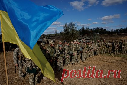В США оценили шансы Украины победить в конфликте. Подполковник армии США в отставке Дэниел Дэвис оценил шансы Украины победить в конфликте. В материале для издания Responsible Statecraft он выразил мнение, что Киеву не удастся одержать победу даже с деньгами и техникой, переданной ему Западом. «Вероятного пути к военной победе Украины нет», — заявил он.