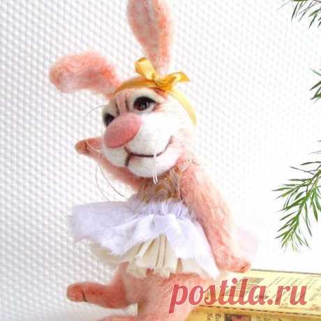 Розовая Зайка Тедди захотела стать балериной!  Мечты сбываются!😊❤#gift #деньвлюбленных #деньсвятоговалентина #валентинка  #toyforsale #toyphoto  #toys4sale #toys4life #topcreator #livemaster #handcraft #teddy #teddyfriends #artbear #своимируками #teddyfriends  #talant_v_rukah  #artteddy #cute #amigurumi #weamiguru  #loveteddy#ятворю  #ooak #our_golden_hands #bunny#balerina #robbit #розовая #pink