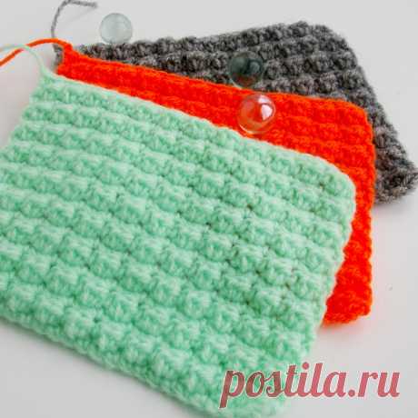 ​Плотный рельефный узор в вашу копилочку идей Плотный рельефный узор в вашу копилочку идейВ узоре использован пышный столбик из столбика с 1 накидом и полустолбика с 1 накидом, провязанных в одну вершину.Вяжется он следующим образом: сделайте накид и введите крючок в вершину столбика предыдущего ряда, сделайте накид и протяните петлю...