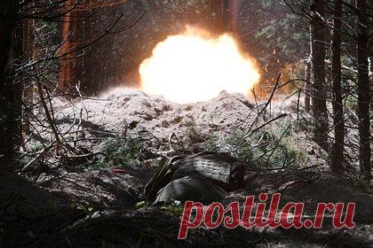 Минобороны заявило о штурме опорного пункта ВСУ под Артемовском десантниками. Российские десантники штурмовали опорный пункт Вооруженных сил Украины (ВСУ) под Артемовском и зачистили его. Об этом сообщило Минобороны. Десантники из Южной группировки войск овладели опорником противника при поддержке огня артиллерии. Они вскрыли огневые точки и укрытия украинских военных со скоплением пехоты.