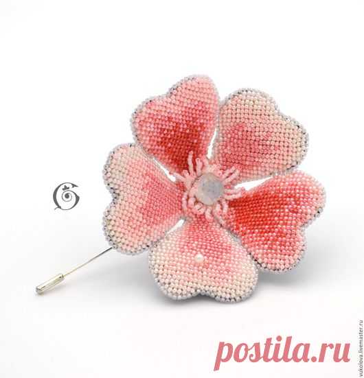 Купить Яблочная брошь - розовый, брошь, булавка, вышивка, бисер, цветок, яблоня, яблоневый цвет