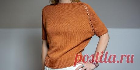 Пуловер с короткими рукавами Calvi Свободный пуловер с короткими рукавами вязаный спицами из хлопковой пряжи с ажурными регланными линиями с описанием.