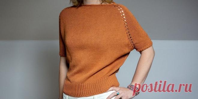 Пуловер с короткими рукавами Calvi Свободный пуловер с короткими рукавами вязаный спицами из хлопковой пряжи с ажурными регланными линиями с описанием.