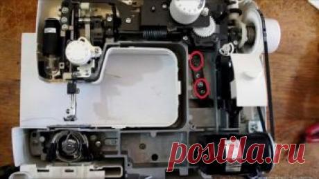 Уход и мелкий ремонт швейной машины (Шитье и крой) Очень часто при шитье бывают неполадки в работе швейной машинки и многие начинающие швеи не знают, как устранить проблему. Рассмотрим наиболее частых причинах сбоя в работе. Для примера возьмем раб…