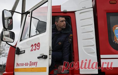 В Ростовской области в цехе на территории завода &quot;Авангард&quot; произошел пожар. По информации региональных СМИ, пожар произошел на Шахтинском полиэфирном заводе