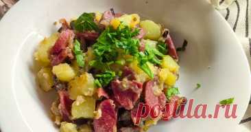 Жареный картофель с колбасками рецепт с фото пошаговый от Ирина Гогарева - Овкусе.ру Этот рецепт — настоящее открытие для любителей сытных и вкусных ужинов. Жареный картофель с колбасками — это сочетание простоты и насыщенного вкуса.