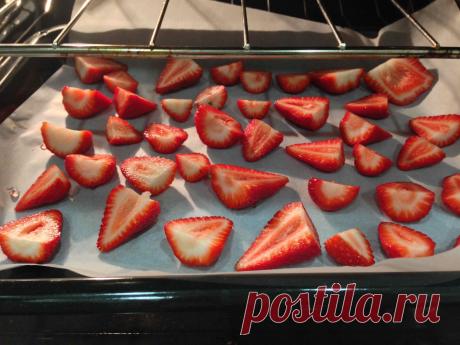 Strawberries dried in the oven. Tastes like candy but are healthy & natural. | PinPoint