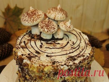 Сметанный торт «Трухлявый пень».

Для рецепта понадобится:

На форму диаметром 20 см (на фото торт собран в форме диаметром 16.5 см)

Для теста:

500 г муки
200 г сливочного масла
250 г сметаны (любой жирности, я обычно беру 20 %)
150 г сахара
2 небольших или 1 крупное куриное яйцо
5 г сухих дрожжей или 10 г разрыхлителя для теста

Для начинки:

200 г кураги
200 г чернослива без косточки
Сахар по желанию и вкусу

Для крема:

650 г 20 % сметаны
250 г сахара или по вкусу
15 ...