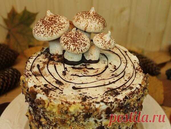 Сметанный торт «Трухлявый пень».

Для рецепта понадобится:

На форму диаметром 20 см (на фото торт собран в форме диаметром 16.5 см)

Для теста:

500 г муки
200 г сливочного масла
250 г сметаны (любой жирности, я обычно беру 20 %)
150 г сахара
2 небольших или 1 крупное куриное яйцо
5 г сухих дрожжей или 10 г разрыхлителя для теста

Для начинки:

200 г кураги
200 г чернослива без косточки
Сахар по желанию и вкусу

Для крема:

650 г 20 % сметаны
250 г сахара или по вкусу
15 ...