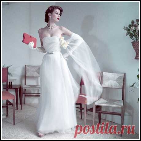 Suzy Parker, 1952