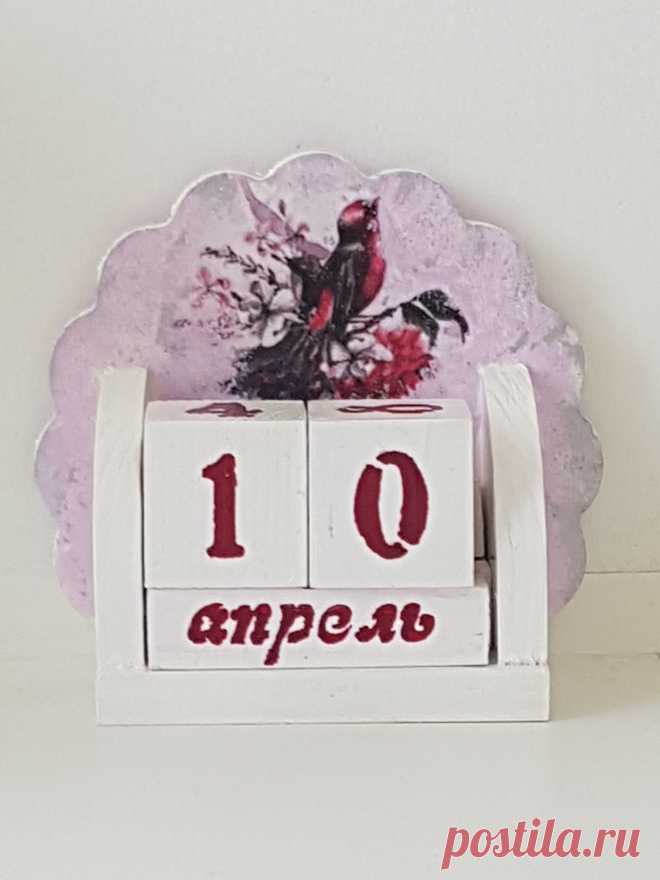 Вечный календарь – это невероятно🤗 полезная штука, которая найдет применение в каждой семье. Это не просто☝️ способ всегда знать точную дату, но и отличный👌📆 подарок, который придется по душе каждому.

Сувенир украсит👌 дом,
Он на полках разместится
Словно в сказку превратится🎶🎶🎶